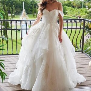 Beautiful David’s Bridal Wedding Dress